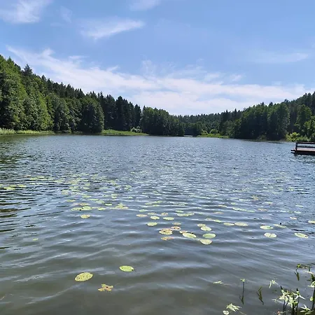 Dom Nad Jeziorem Ferienhaus *